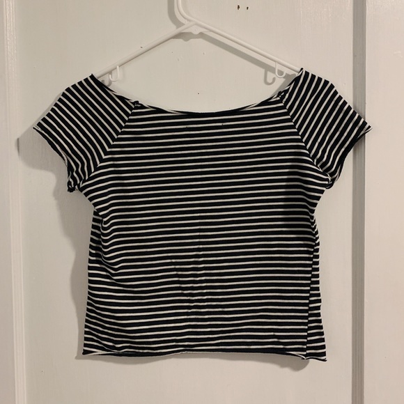 Black/white striped cropped off-the-shoulder top - Picture 2 of 3